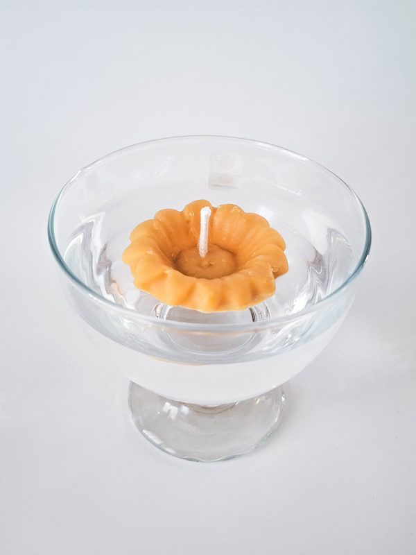 Steklena skodelica za plavajočo svečko