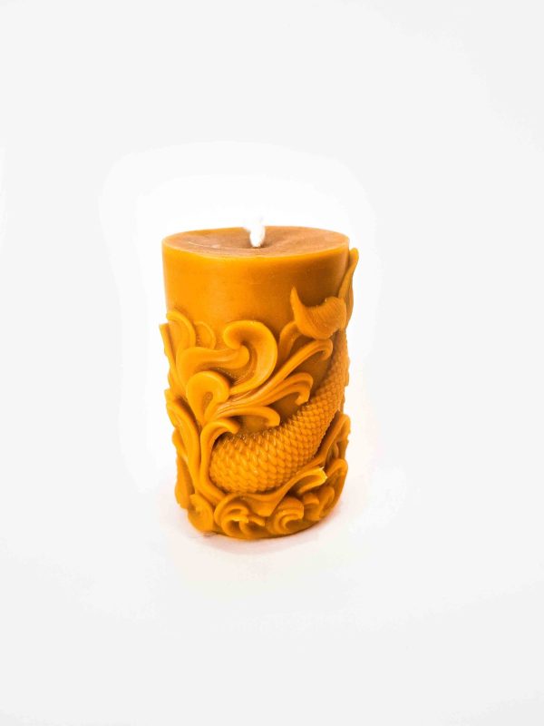 Sveča morska deklica v valovih