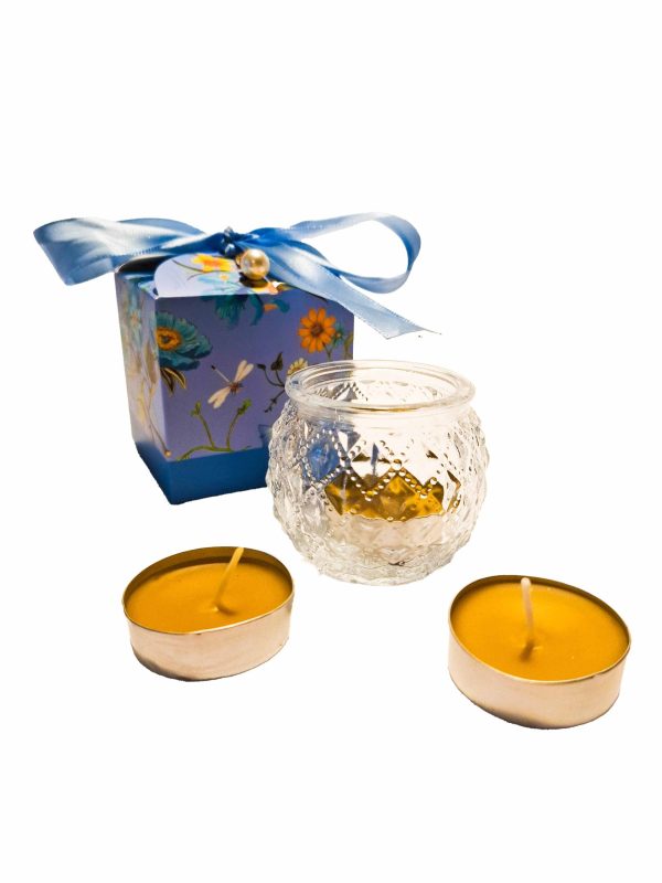 Čajna svečka v okroglem steklu v škatlici