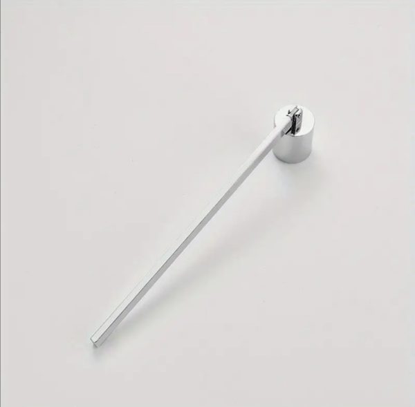 Kajfež za sveče v srebrni barvi